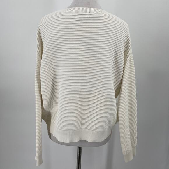 Lord & Taylor White Ribbed Crew Neck Sweater Size Medium - Picture 3 of 8